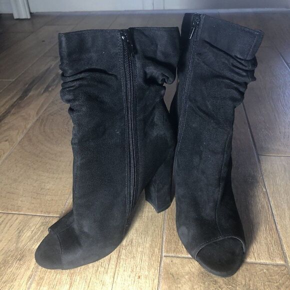 Venus Black Peep Toe Bootie 7.5 Block Heel Slouch Ankle Boot Vegan Suede - Picture 7 of 10